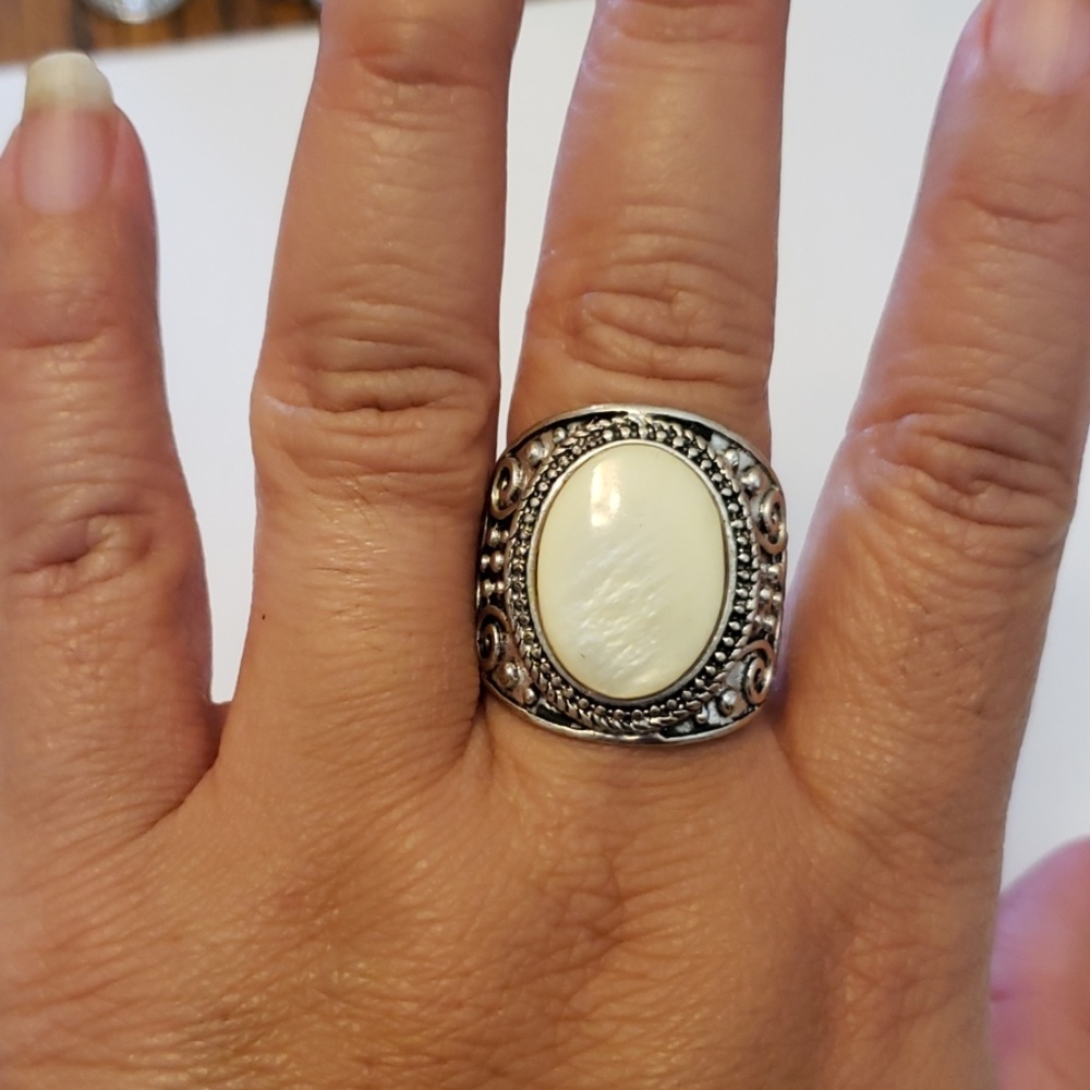 Ring - Picture 3 of 3